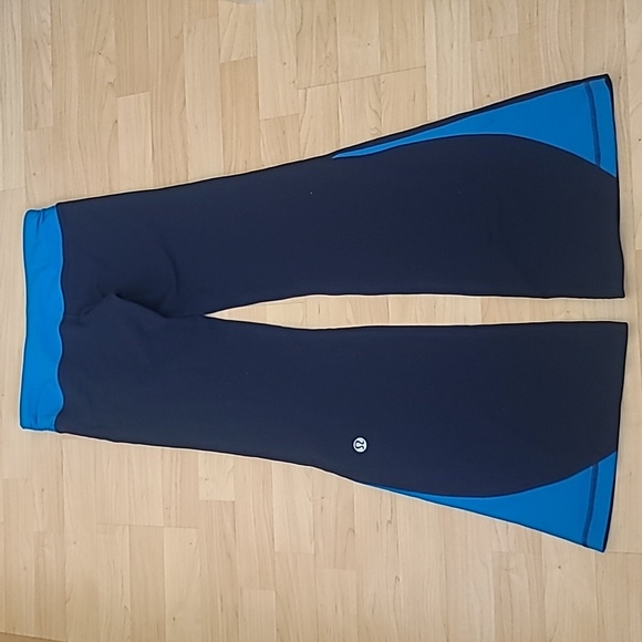 Lululemon Like New Navy Leggings Blue Waist Wide Leg Flare Pants Size 4 - Picture 2 of 6